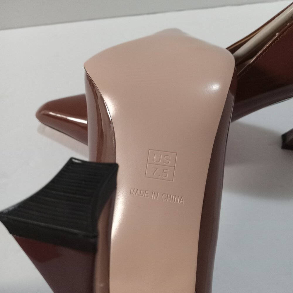 High Heels - Picture 4 of 7